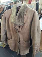 MONTONE DA DONNA IN BELLISSIMO